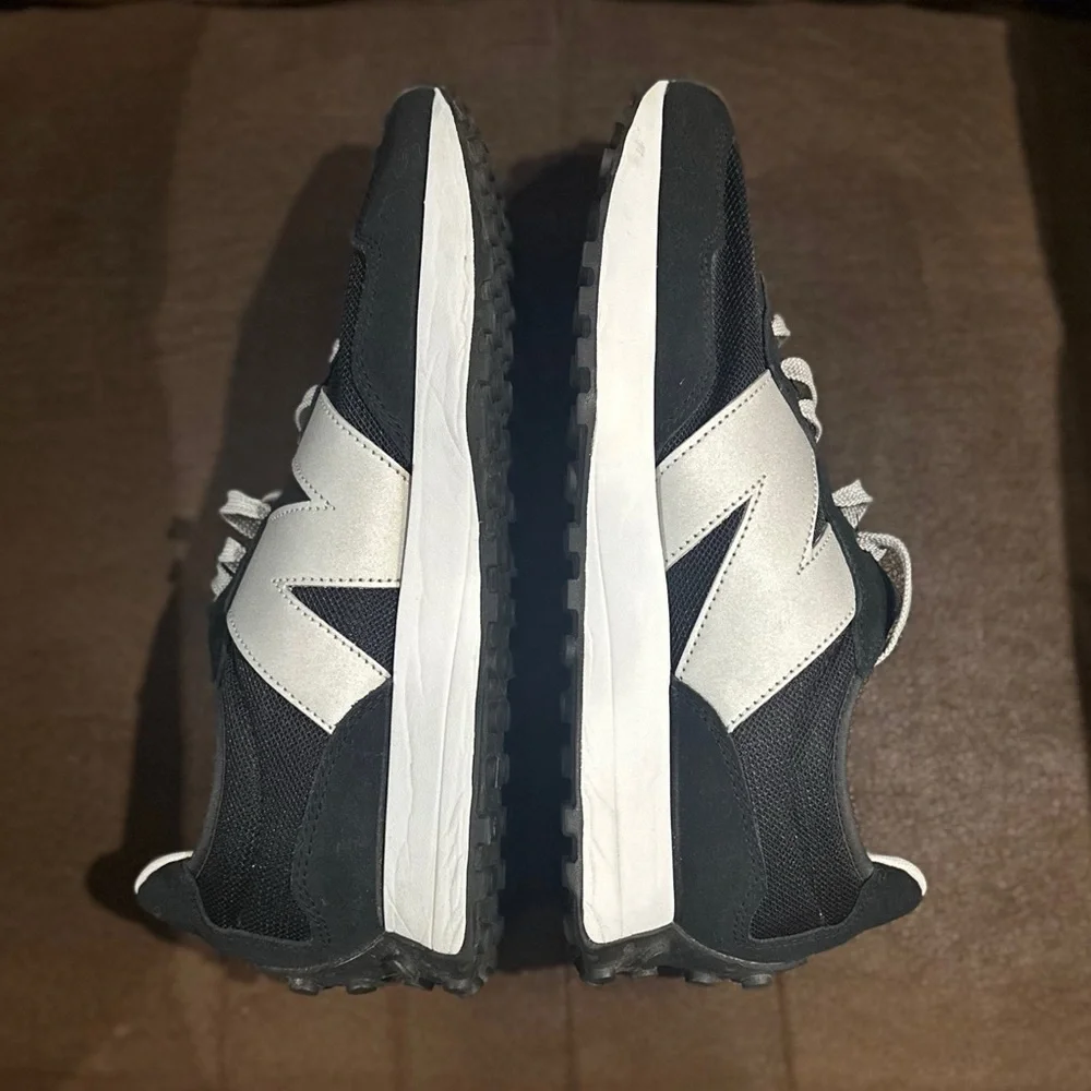 New Balance 327 Black/Silver [S327A]